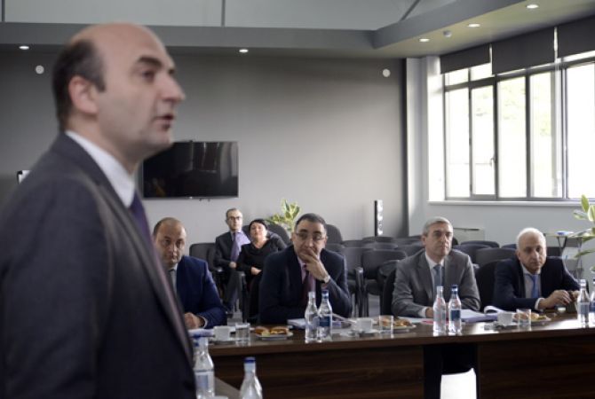 Министр транспорта, связи и информационных технологий Армении Ваган Мартиросян 
принял участие в заседании совета попечителей фонда Инкубатора предприятий
