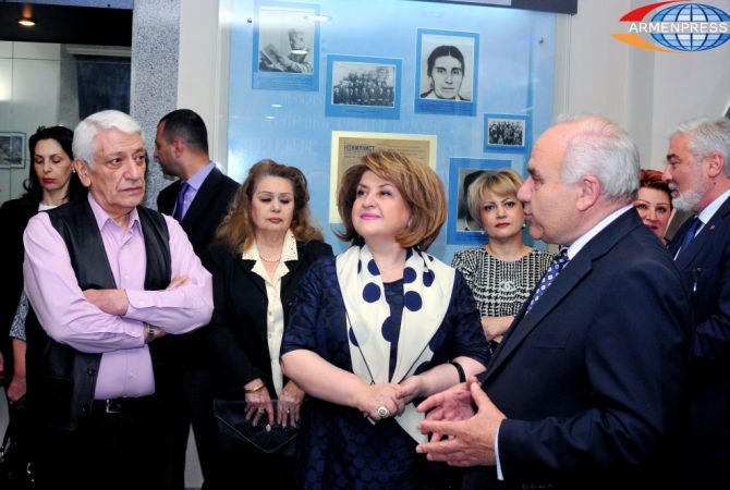 Супруга президента Армении Рита Саргсян подарила Музею имени Карена Демирчяна 
экспонаты советской эпохи
