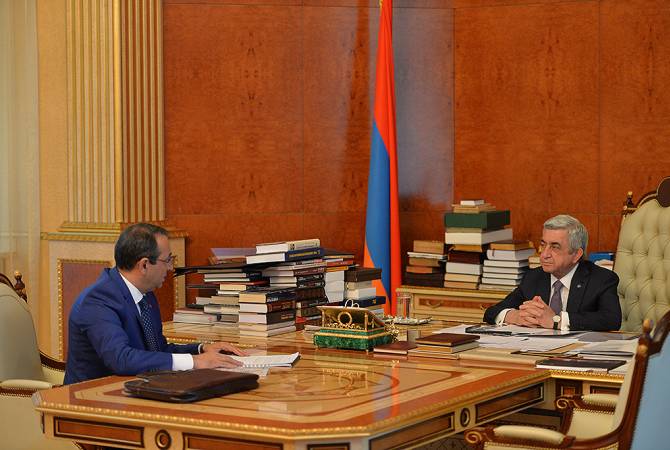 Nature protection minister briefs President Sargsyan on ongoing reforms 