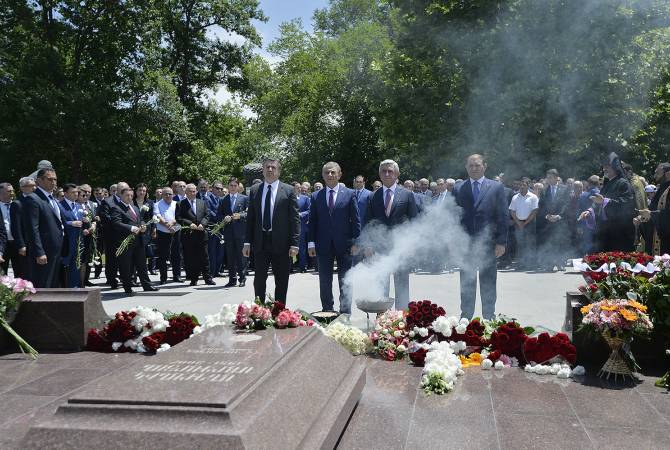Президент Армении Серж Саргсян воздал дань уважения памяти бывшего премьер-министра Андраника Маргаряна