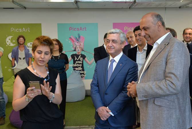 President Sargsyan visits Softconstruct and PicsArt IT companies in Yerevan