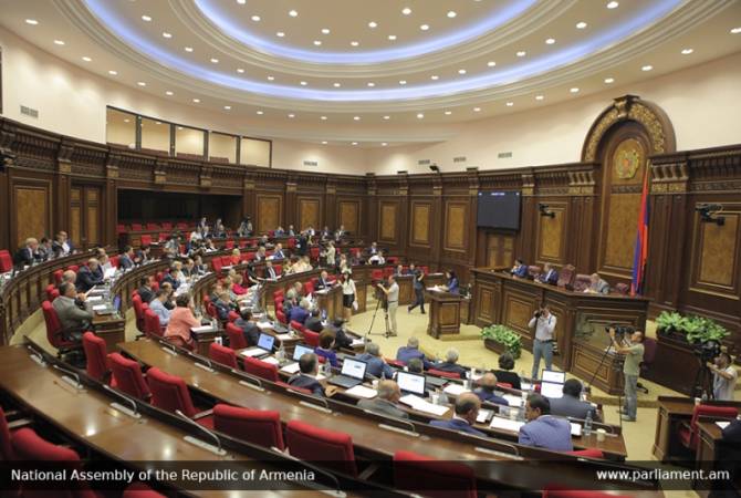 Armenian lawmakers debate government’s action plan
