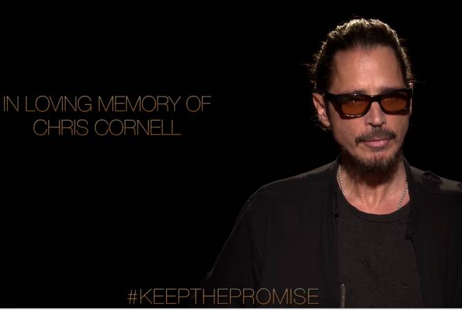 Дженнифер Лопес, Джордж Клуни, Серж Танкян призвали знаменитостей «хранить 
обещание» во имя мечты Корнелла