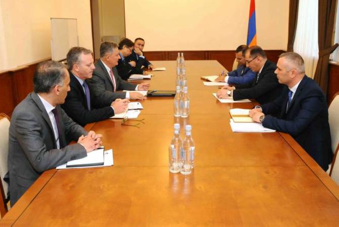 АБР заинтересован в  развитии отношений с Арменией в  областях образования и 
здравоохранения