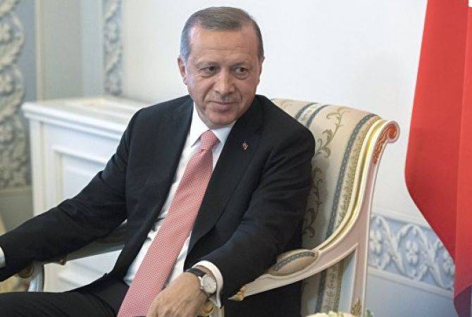 Эрдоган потерял сознание во время праздничной молитвы