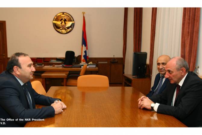 Президент НКР провел встречу с министром образования и науки Армении Левоном 
Мкртчяном