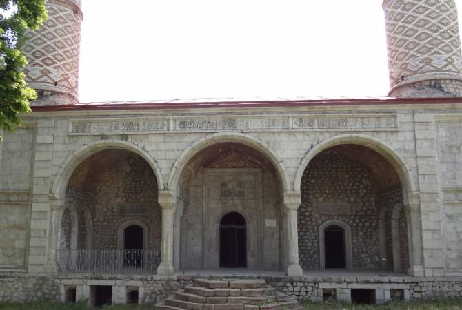 IdeA помогает восстановлению Верхней мечети в Шуши