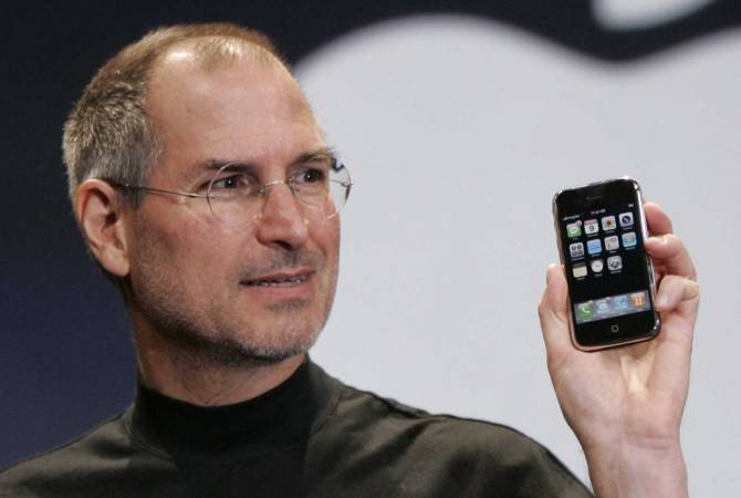 WSJ: iPhone произведет революцию в восприятии информации через 10 лет