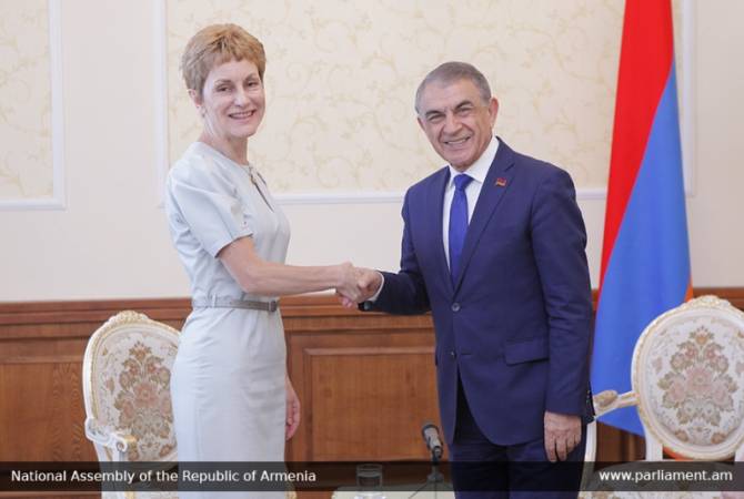 Armenia’s Parliament Speaker hosts Bulgarian Ambassador