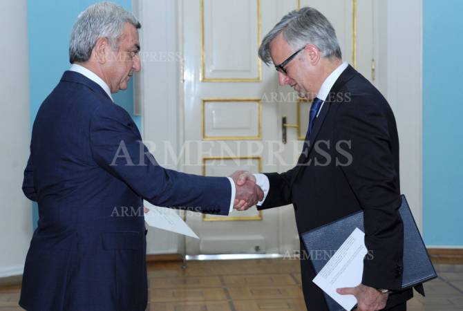 New Spanish Ambassador presents credentials to President Sargsyan 
