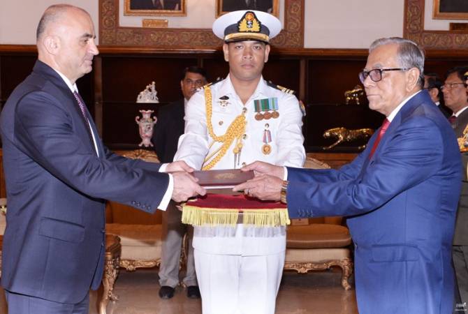 Armenia’s Ambassador presents credentials to President of Bangladesh