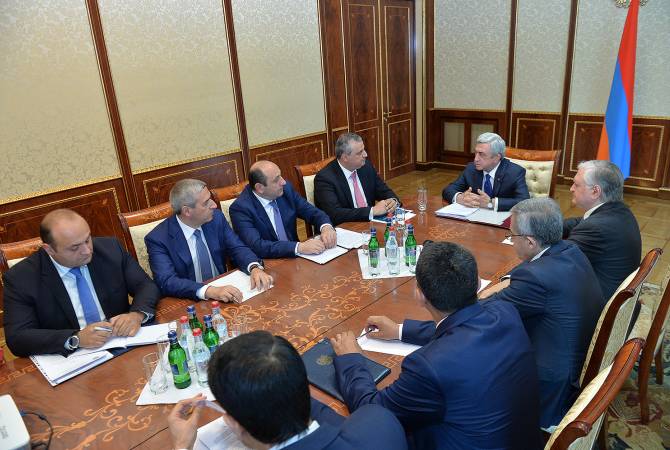 Президент провёл совещание по вопросам повестки армяно-американского 
экономического сотрудничества