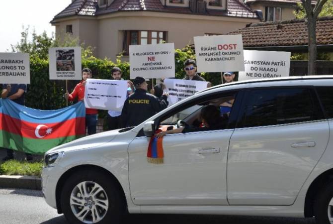 Azerbaijani protest in Prague disappears shortly after starting 