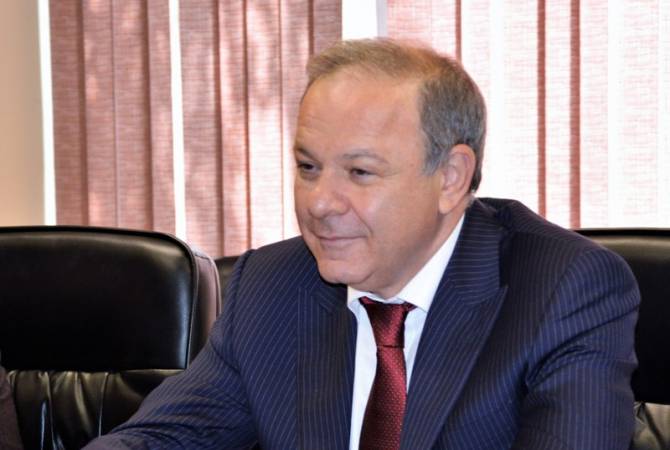 Armenian healthcare minister departs for Czech Republic 