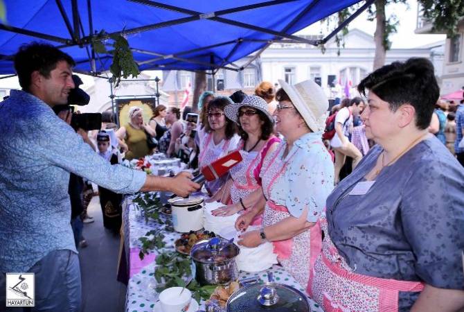 Թբիլիսիում կայացել է հայկական տոլմայի ավանդական փառատոն-մրցույթը