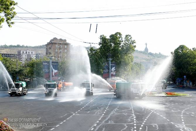 «Ереванское  лето 2017» - парад поливальных машин в честь Вардавара