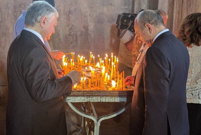 Министр ИД Армении Эдвард Налбандян присутствовал на празднестве в честь 777-летия 
освящения храма Гандзасара