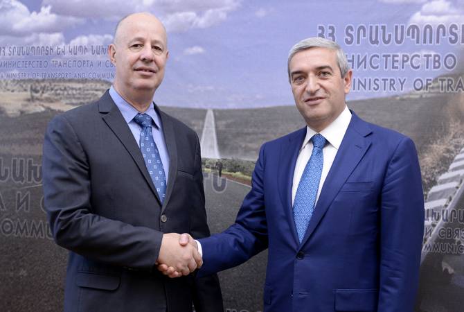 Министр транспорта, связи и информационных технологий Армении Ваан Мартиросян 
принял министра регионального сотрудничества Израиля Цахи Анегби 
