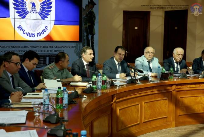 Inter-agency commission discusses security issues of bordering communities at defense ministry