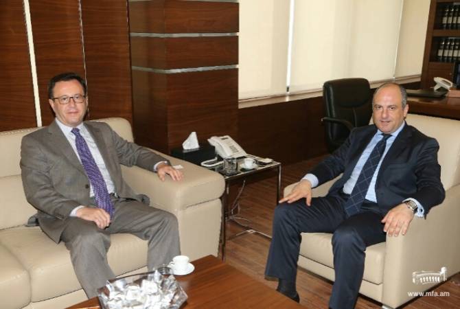 Посол Армении встретился с министром по социальным вопросам Ливана