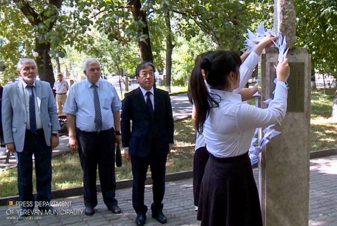 إحياء ذكرى ضحايا قصف هيروشيما وناغازاكي النووي في العاصمة الأرمينية يريفان