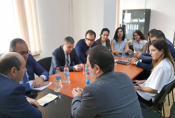 Minister Karayan visits Export Insurance Agency of Armenia ICJSC