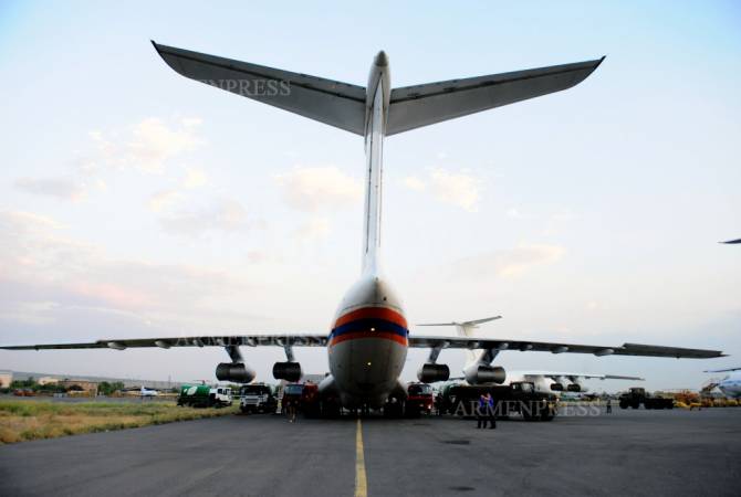 Самолет Ил-76 проводит третий полет для тушения пожара в Хосровском заповеднике в 
Армении