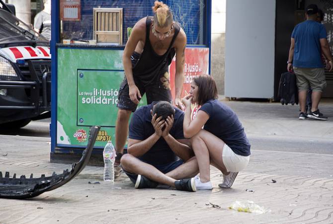 В аэропорту Барселоны созданы зоны для приема родных жертв терактов