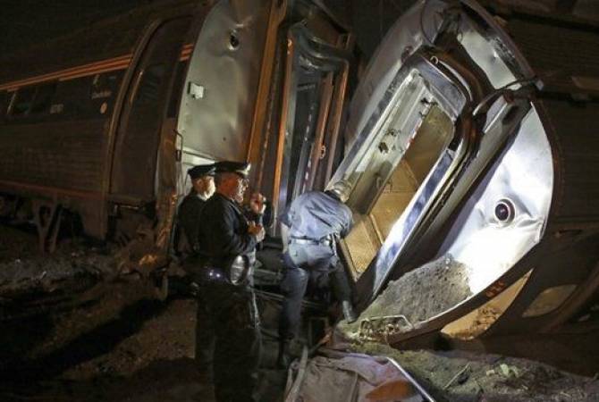 Более 30 человек пострадали при столкновении поездов в пригороде Филадельфии