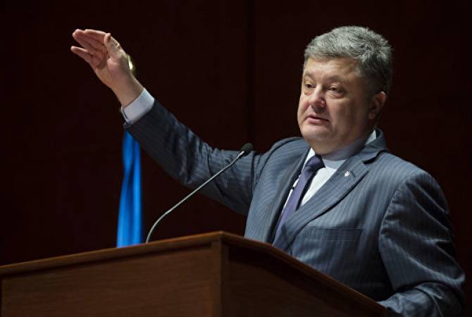 Порошенко заявил, что представит в ООН идею введения миротворцев в Донбасс
