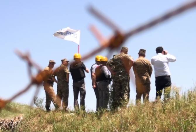 ВС Азербайджана открыли огонь на границе с Арменией в ходе мониторинга ОБСЕ: Тигран 
Балаян