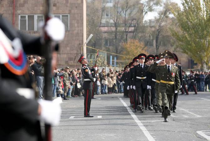 كلية مونتي ملكونيان العسكرية تبدأ العام الدراسي الجديد بحفل مع حضور نائب وزير الدفاع الأرميني أرتاك 
دافتيان