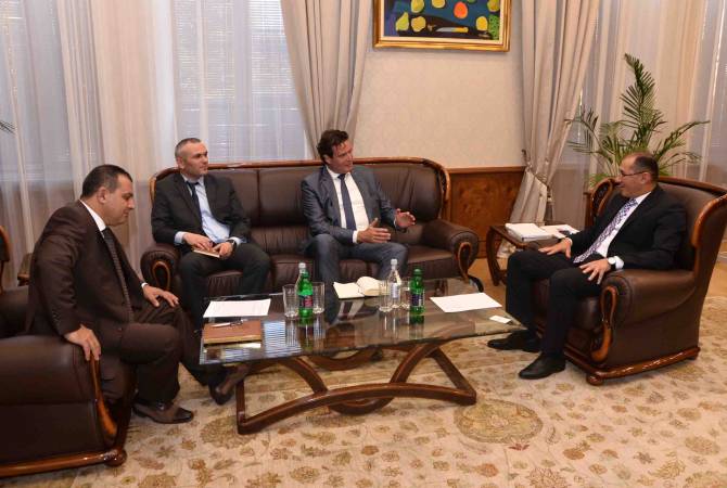 Finance minister holds meeting with EBRD Armenia executive 