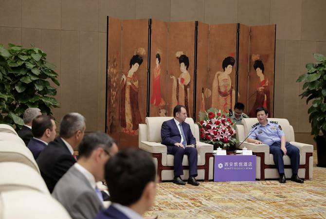 Armenian defense minister holds meeting with Shanxi military officials in China 