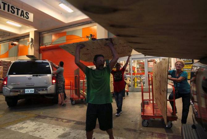 В Пуэрто-Рико почти миллион человек остались без света из-за урагана "Ирма"
