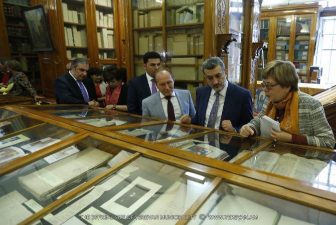 В рамках Дней Еревана в Санкт-Петербурге открылась выставка армянских рукописей