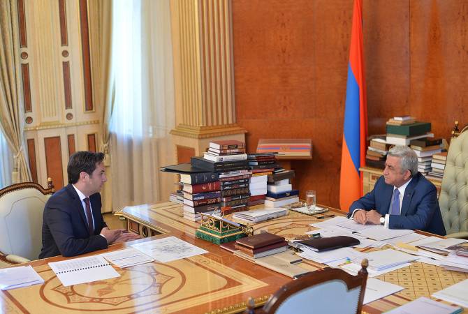 Civil aviation chief briefs President Sargsyan on ongoing reforms 