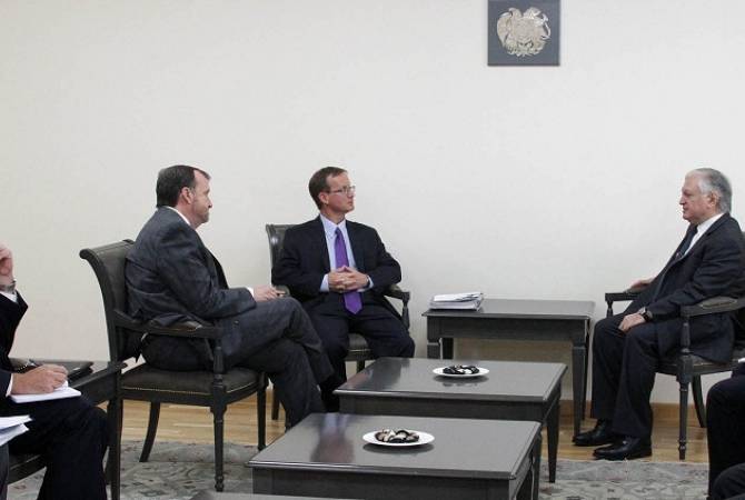  Министр иностранных дел Армении принял заместителя комиссара по торговле США 