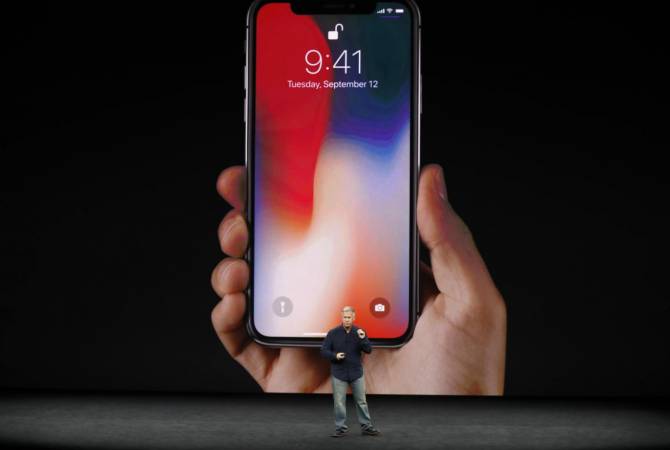 Apple представила новый iPhone X за тысячу долларов