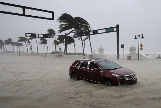 CNN: на юге США ураган "Ирма" оставил без электроэнергии миллионы людей
