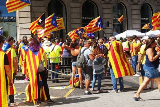 Король Испании призвал каталонские власти соблюдать конституцию и законы