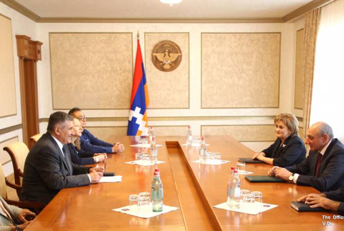 President of Artsakh hosts group of participants of international conference