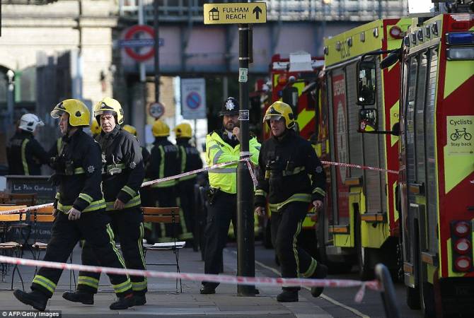 London police treat subway blast as terrorism 