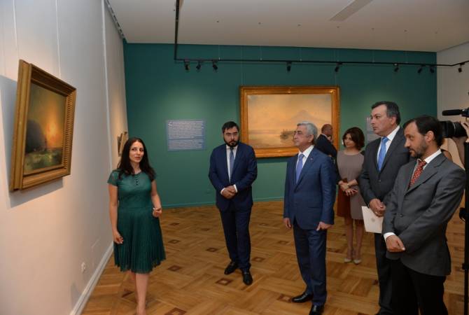 Серж Саргсян посетил выставку, посвященную 200-летию Айвазовского