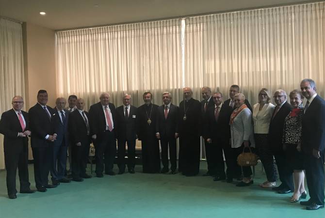 Президент РА встретился с представителями армянских общин и предстоятелями 
церковных епархий США