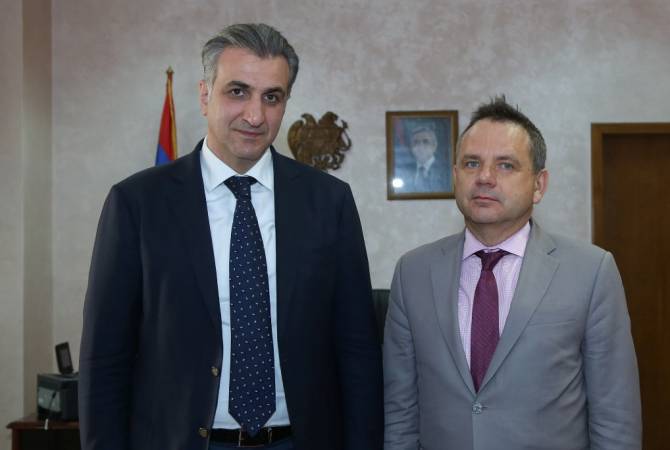 Министр сельского хозяйства Армении принял посла Франции в связи с его отъездом