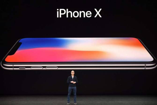 Тим Кук назвал «разумной» цену iPhone X