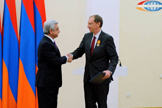 Президент РА  наградил  депутата парламента Чехии – автора  резолюции о признании Геноцида армян