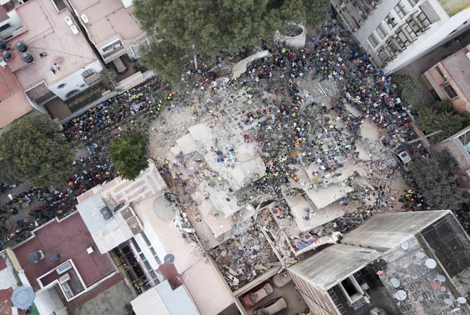 В Мехико около трех тысяч зданий могут рухнуть после землетрясения