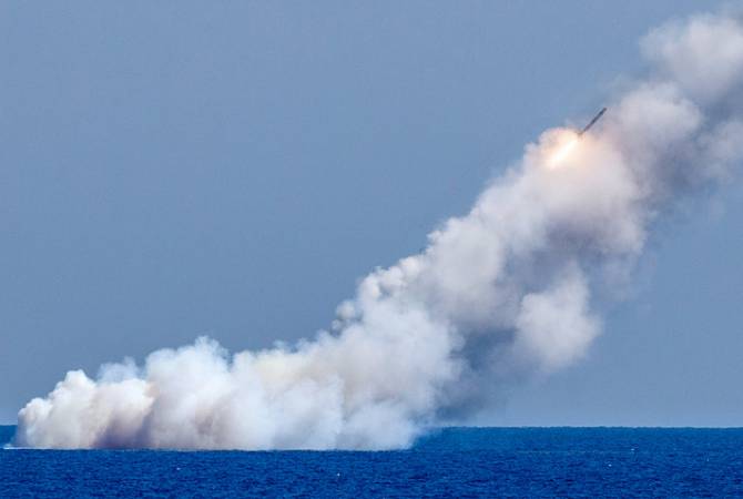 Подлодка "Великий Новгород" ракетами "Калибр" уничтожила базы подготовки боевиков в 
Сирии